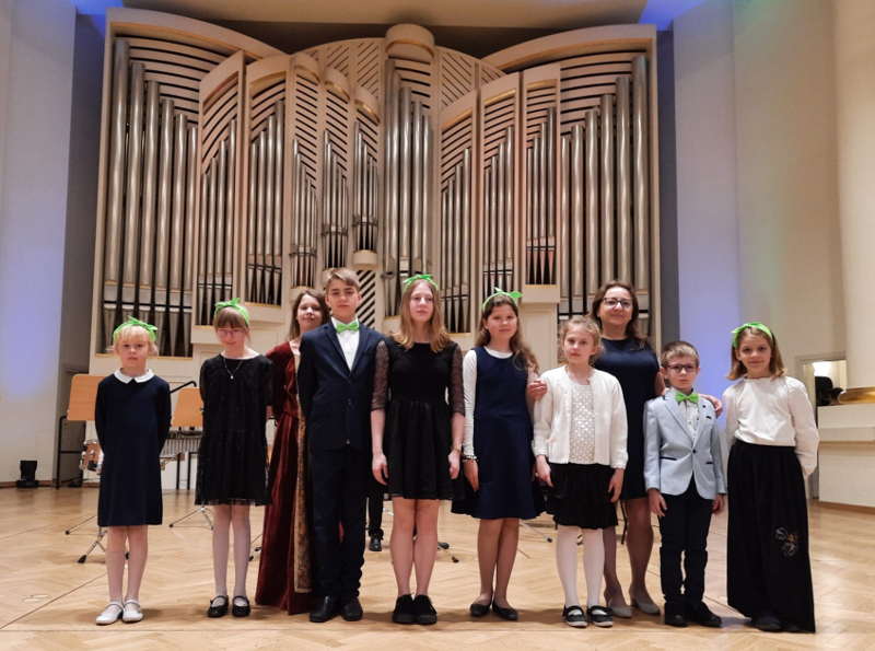 Fotografia: Uczniowie Szkoły Muzycznej na scenie Filharmonii Krakowskiej Fotografia: Uczniowie Szkoły Muzycznej na scenie Filharmonii Krakowskiej